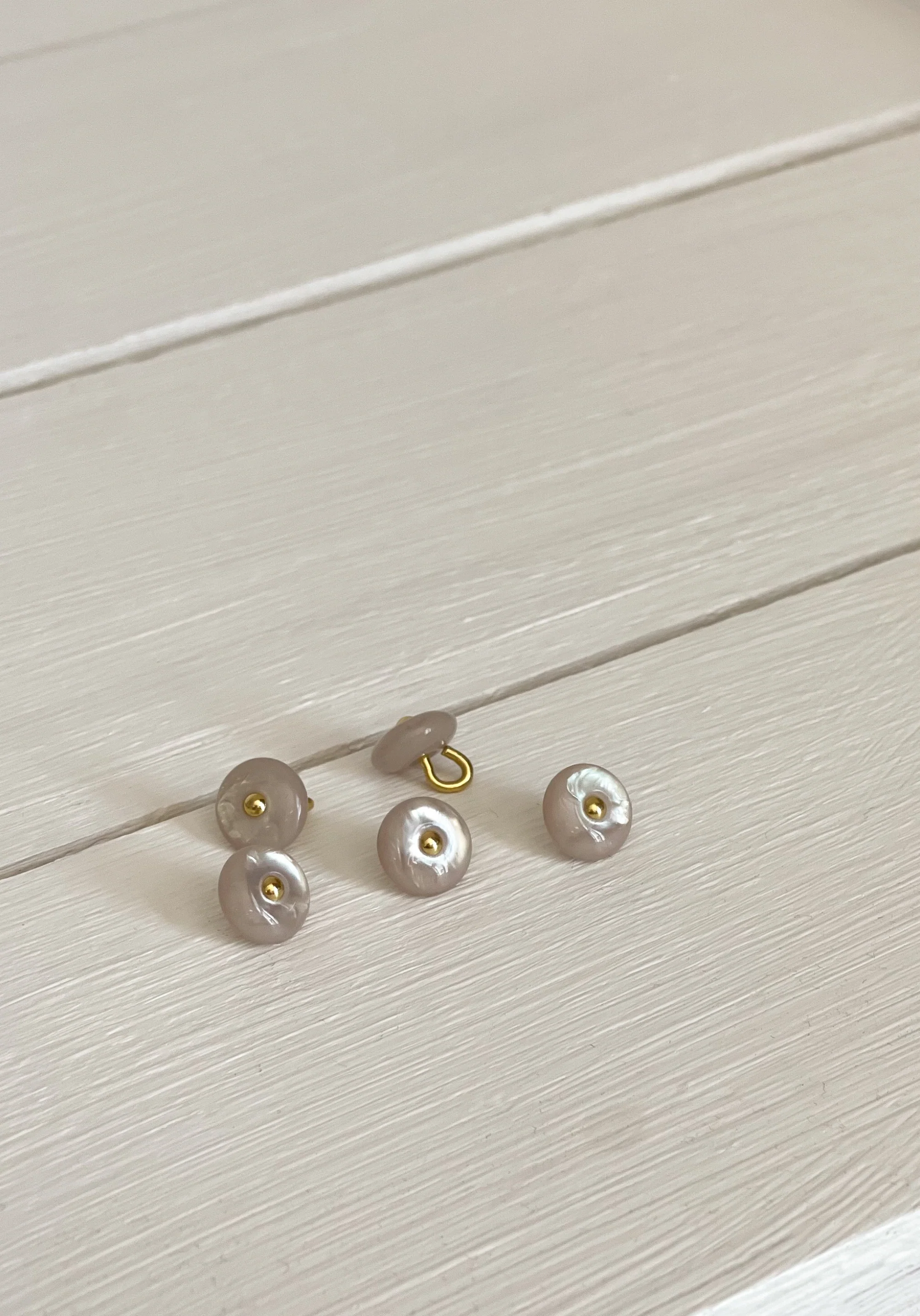 Bouton à coudre en nacre Wink Glossy 10 mm - Plusieurs couleurs - Image 18