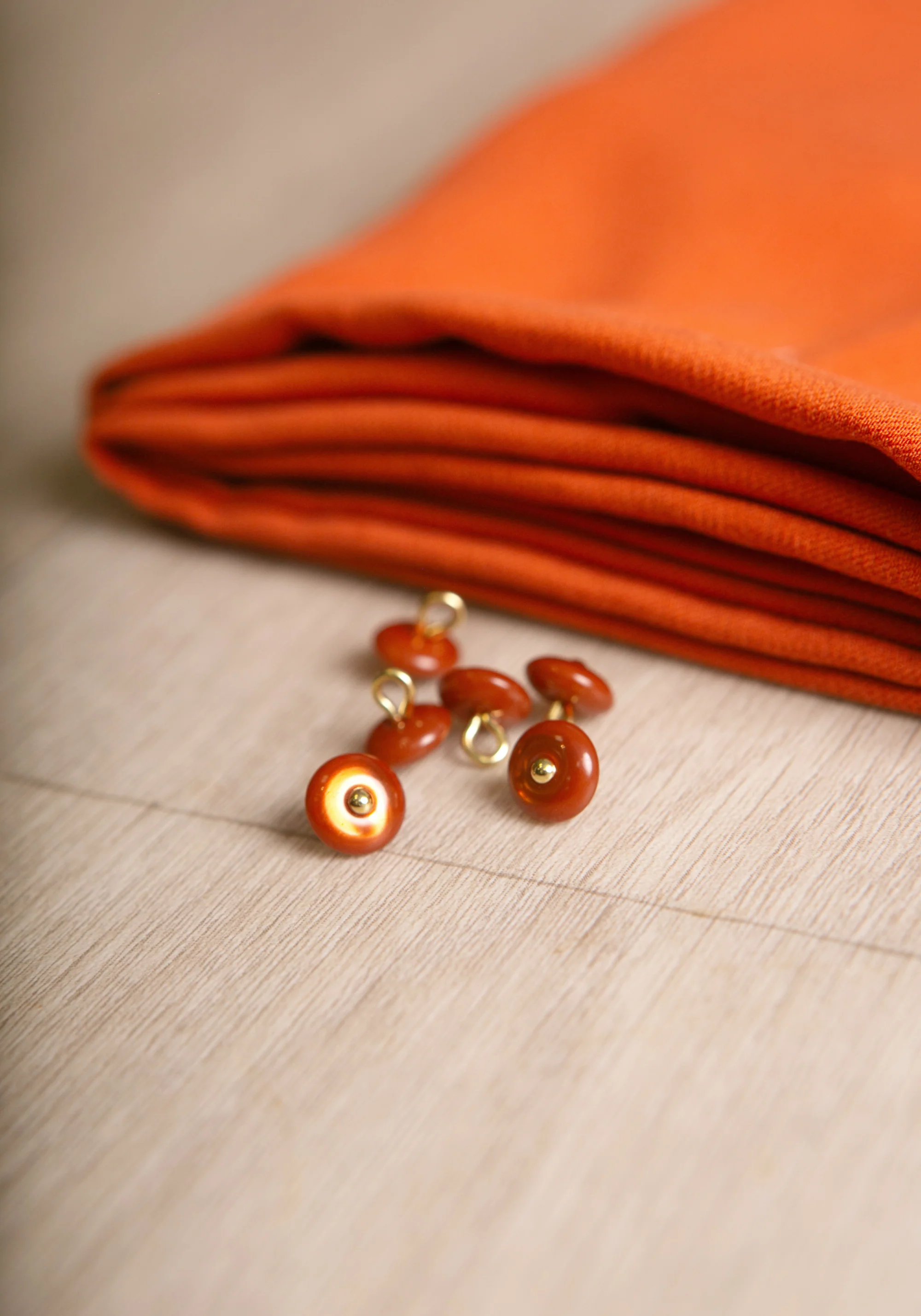 Bouton à coudre en nacre Wink Glossy 10 mm - Plusieurs couleurs - Image 3