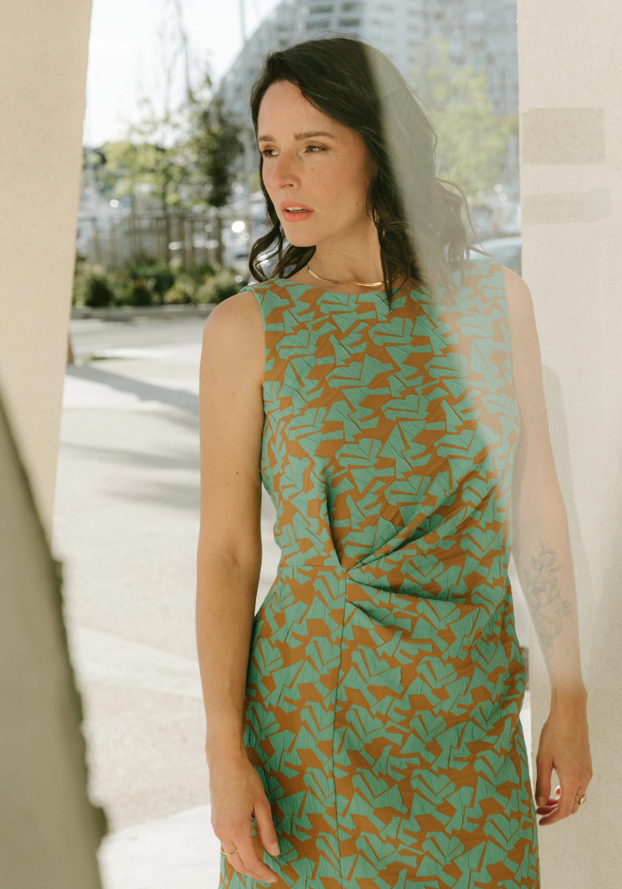 Box Couture - La Robe Drapée Twist - Image 21