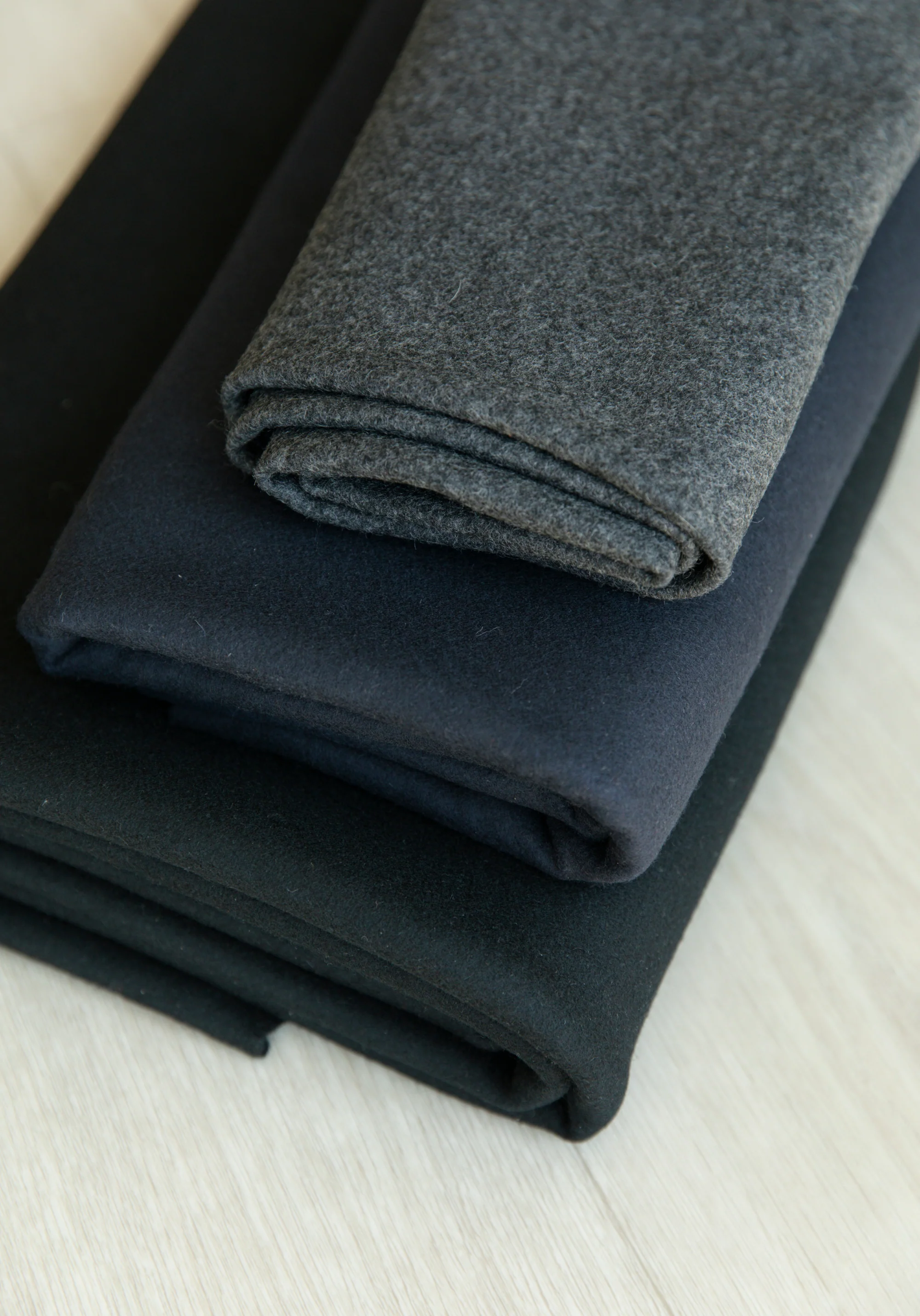 COUPON 210 cm - Tissu lainage manteaux Encre - Image 9