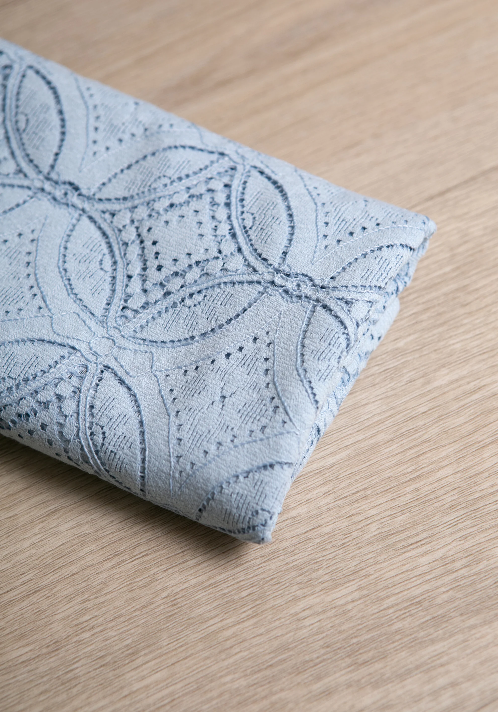 COUPON 30 cm - Tissu dentelle Botanica - Smoky Blue - Image 5
