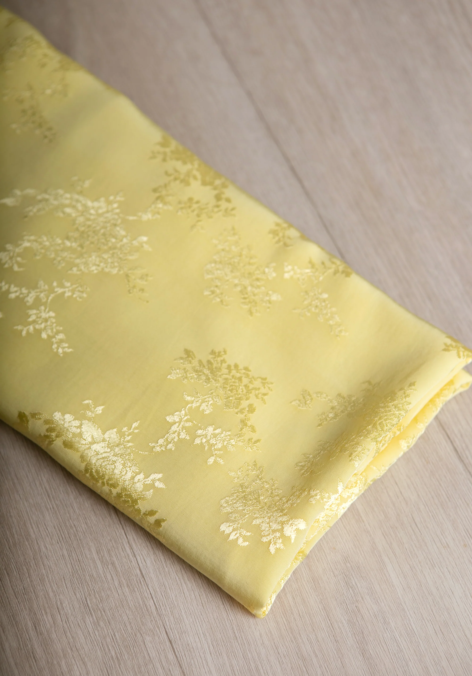 Tissu jacquard de viscose Poésie - Plusieurs couleurs - Image 24