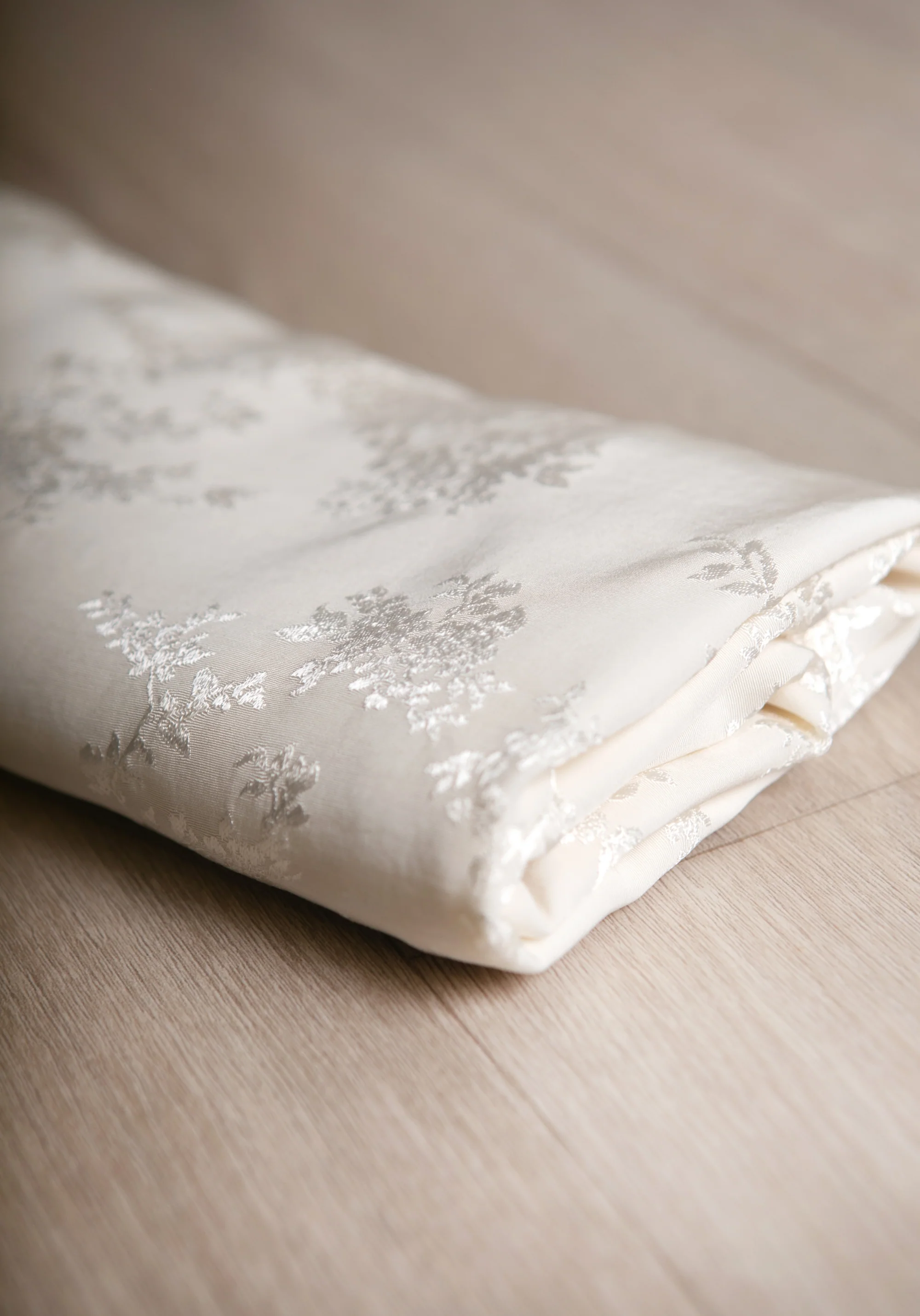 Tissu jacquard de viscose Poésie - Plusieurs couleurs - Image 28