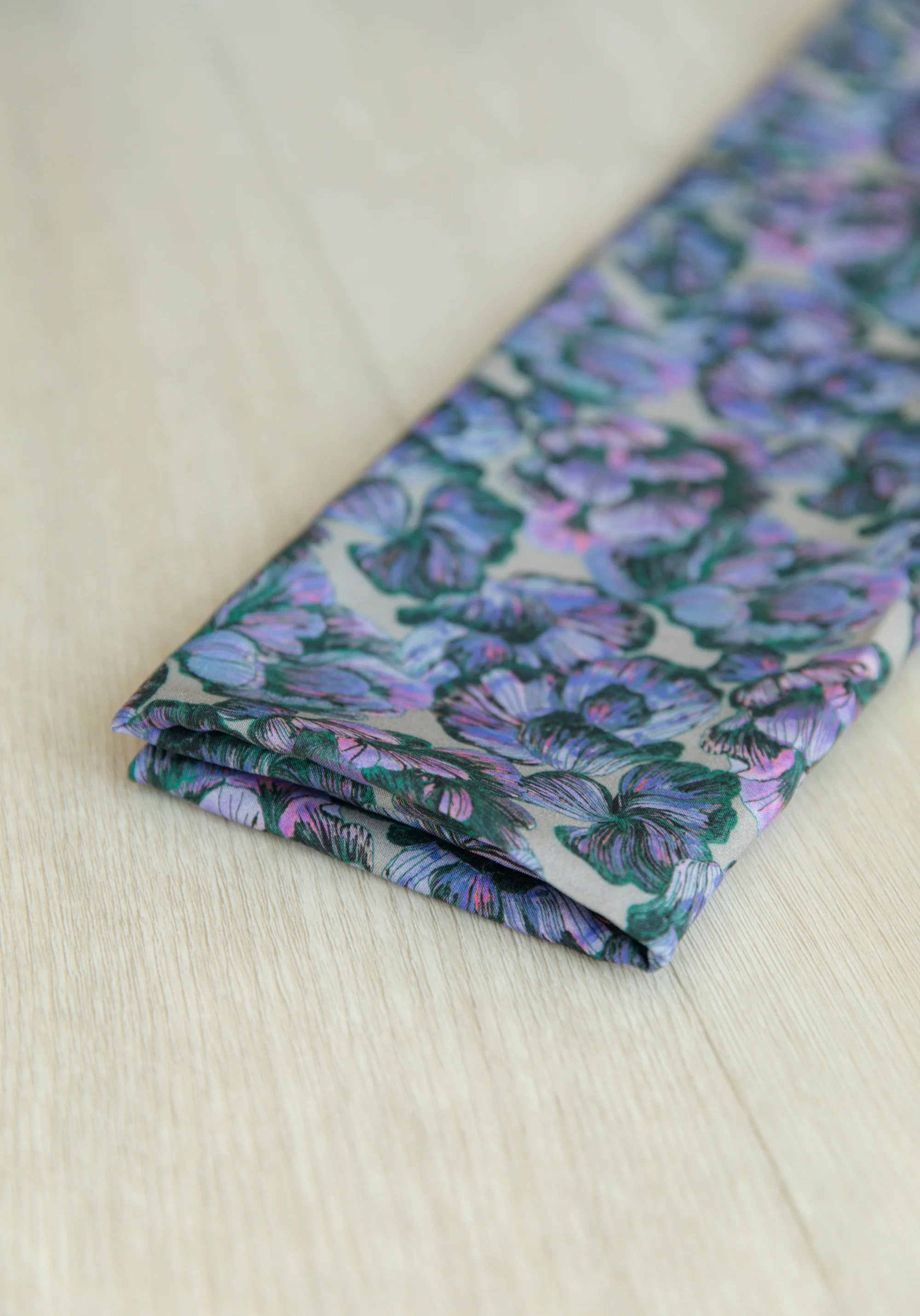 Tissu popeline de viscose imprimée Panache Mauve - Image 4
