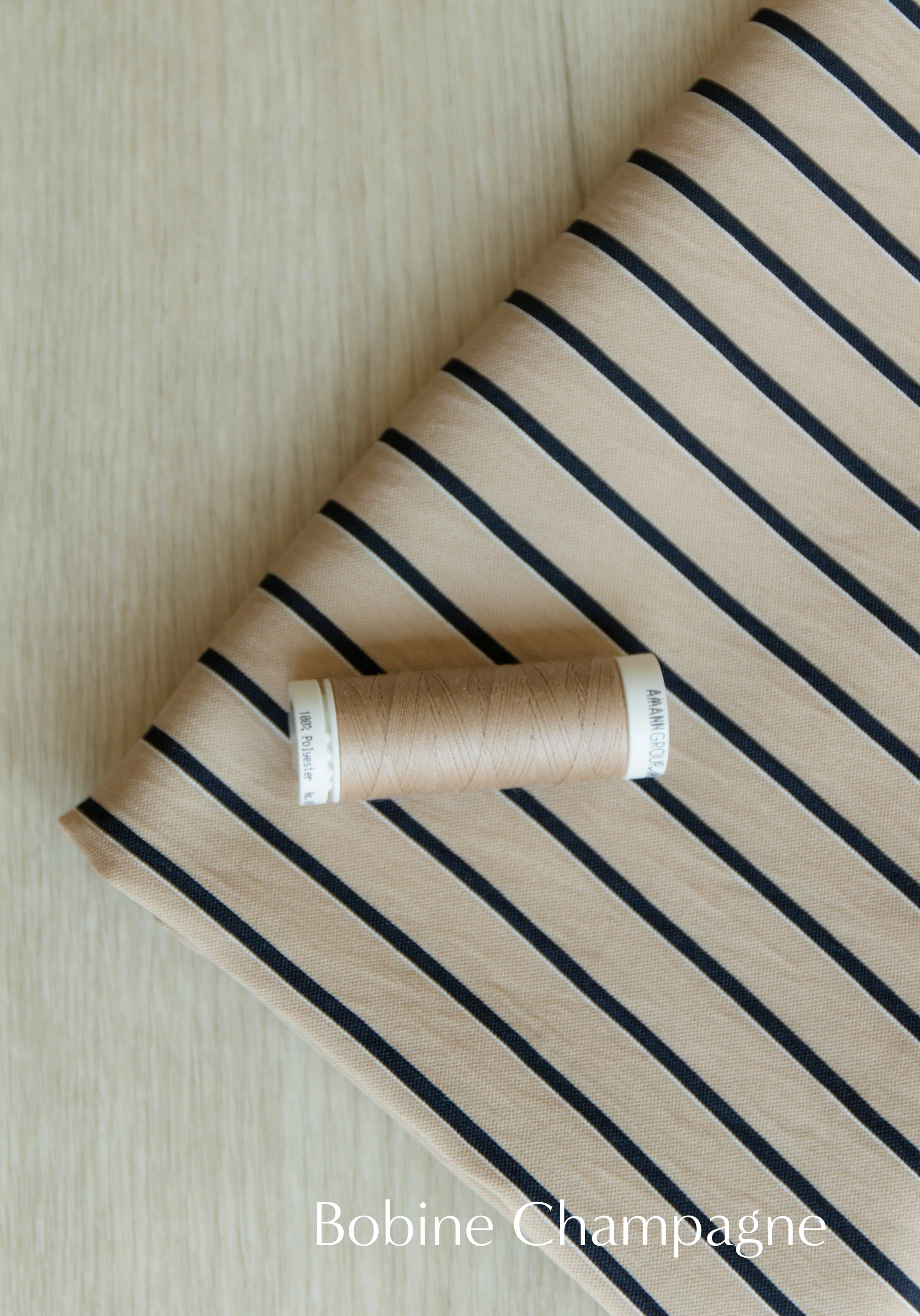 Tissu voile poly viscose à rayures Horizon – Marine / Beige & Encre - Image 18